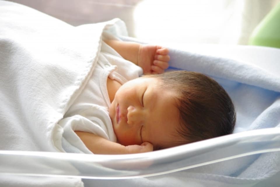 新生児黄疸の観察項目と注意する点や対処方法とは？